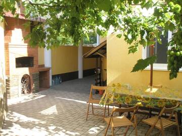 Фотографии Гостевой дом The House Vacation Home г. Евпатория Крым (Россия) №2 Фото Гостевой дом The House Vacation Home г. Евпатория 2