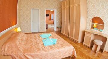 Фото номера  Улучшенный двухместный номер  Гостиница Санаторий Приморье г. Евпатория 60