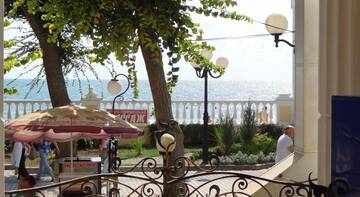 Фото номера Апартаменты с 2 спальнями и балконом Гостиница by the Sea г. Евпатория 20