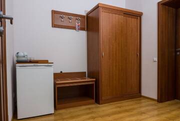 Фото номера Четырехместный номер с балконом Гостевой дом Приват г. Евпатория 3