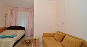 Фото номера Семейный номер с душем Гостиница Guest House Valentina г. Евпатория 35