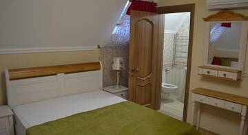 Фото номера Апартаменты с видом на бассейн Гостиница Guest House Liliya г. Евпатория 13