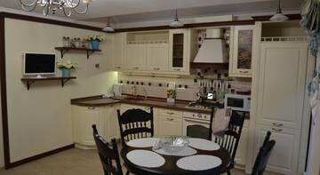Фото номера Апартаменты с видом на бассейн Гостиница Guest House Liliya г. Евпатория 5