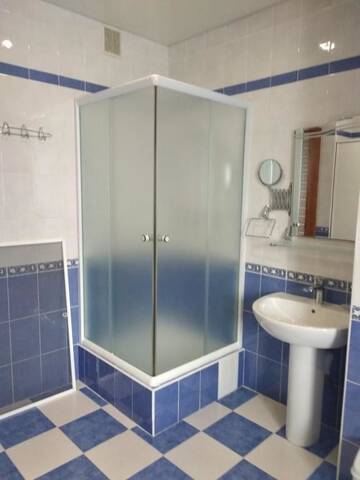 Фото номера Дом с 3 спальнями Гостевой дом The House Vacation Home г. Евпатория 33