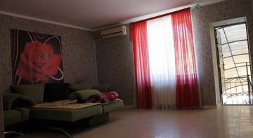 Фото номера Дом с 8 спальнями Гостиница Guest House na Revolutsii г. Евпатория 6