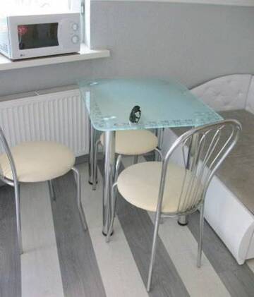 Фото номера Четырехместный номер с террасой Гостиница Guest House na Revolutsii г. Евпатория 3