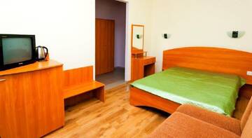 Фото номера Трехместный номер  Гостиница Villa Pesto г. Евпатория 4