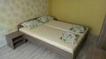 Фото номера Трехместный номер с общим туалетом Гостиница Guest House Iris г. Евпатория 17