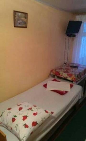 Фото номера Трехместный номер с основными удобствами Гостиница Guest House Iris г. Евпатория 15