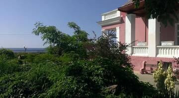 Фото номера Апартаменты (для 3 взрослых) Апартаменты One-Bedroom Apartment г. Евпатория 12