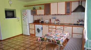 Фото номера Дом с 2 спальнями Гостевой дом Kirova Holiday Homes г. Евпатория 14